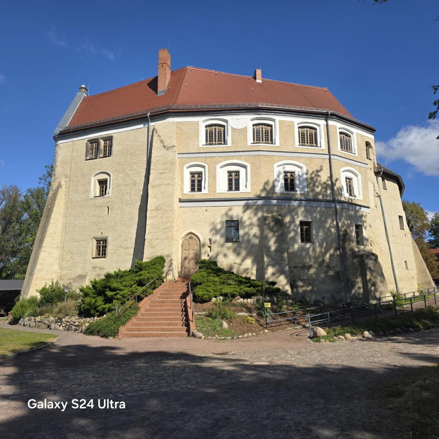 City Apart - Fewo Klimaanlage Whirpool Panoramafenster 5 Personen Kulturdenkmal Dessau-Rosslau Esterno foto
